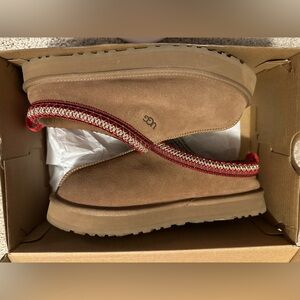 Ugg tazz slipper